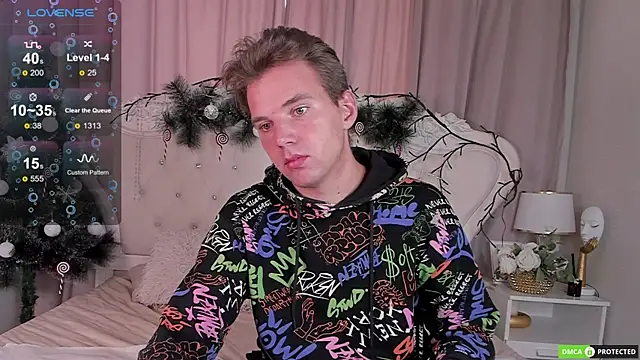 ArthurWhitee online show from December 2025 08:21:01 AM