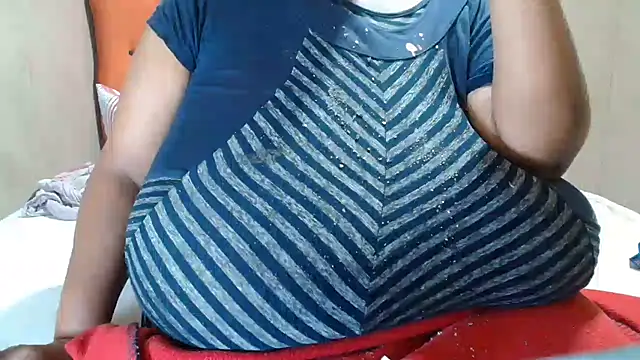 tinagiant online show from November 2025 09:52:01 PM