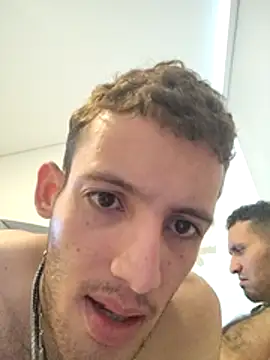 Duvan Martinez23 online show from November 2025 04:47:01 PM