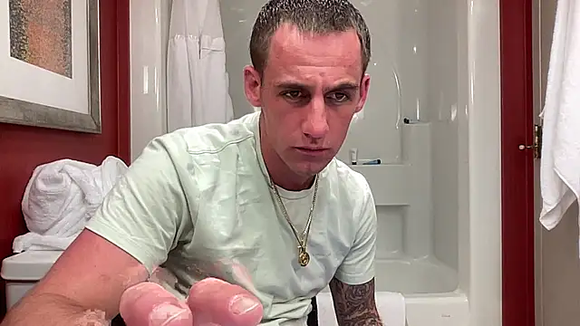 Snapshot of PeytonJohnn chatting on September 2025 05:45:02 AM PeytonJohnn online show from September 2025 05:45:02 AM