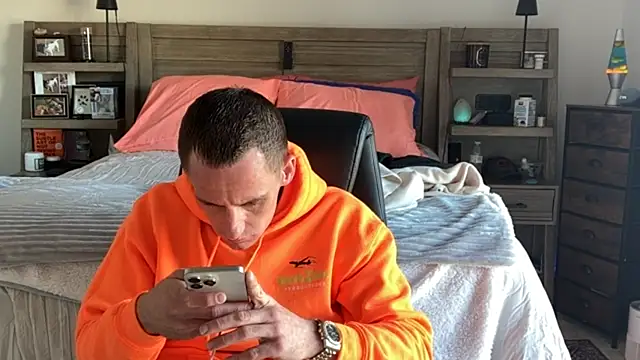 Snapshot of PeytonJohnn chatting on October 2025 04:44:02 PM PeytonJohnn online show from October 2025 04:44:02 PM