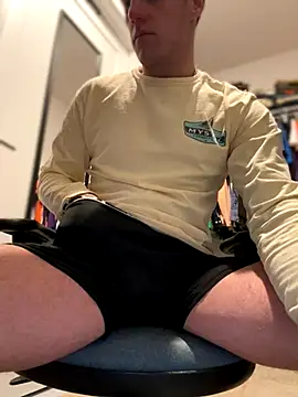 Snapshot of PeytonJohnn chatting on November 2025 05:56:01 PM PeytonJohnn online show from November 2025 05:56:01 PM