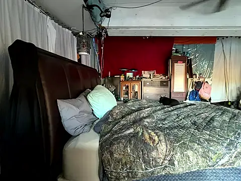 Snapshot of PeytonJohnn chatting on January 2026 01:37:02 PM PeytonJohnn online show from January 2026 01:37:02 PM