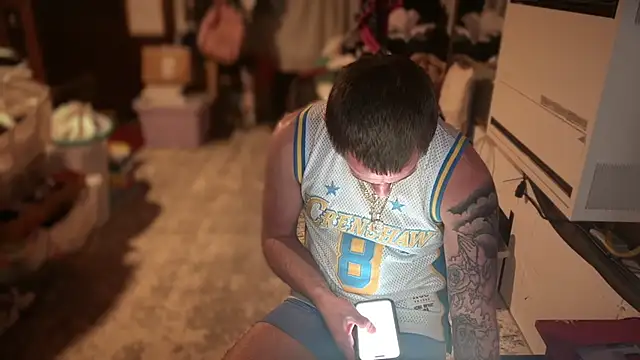 Snapshot of PeytonJohnn chatting on January 2026 03:33:01 AM PeytonJohnn online show from January 2026 03:33:01 AM