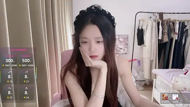 Snapshot of Puff-521 chatting on December 2025 12:35:02 PM Puff-521 online show from December 2025 12:35:02 PM