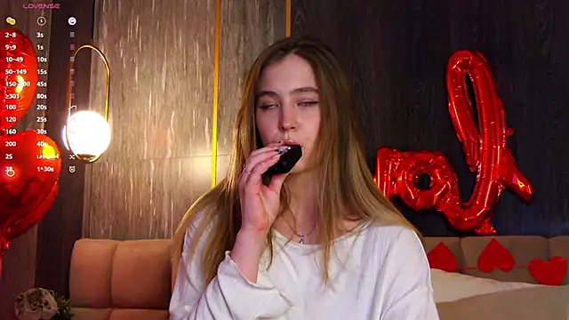 LoraineLuff online show from February 2025 09:05:02 PM