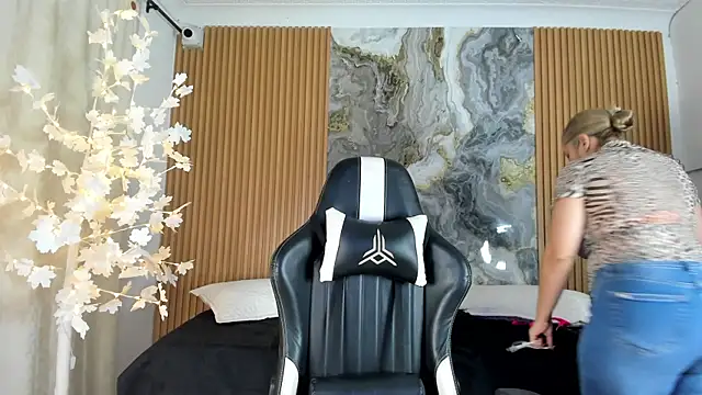Danna topless online show from May 2026 12:04:02 PM