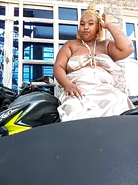 Snapshot of briyinabloom_ chatting on January 2025 04:30:02 PM briyinabloom online show from January 2025 04:30:02 PM