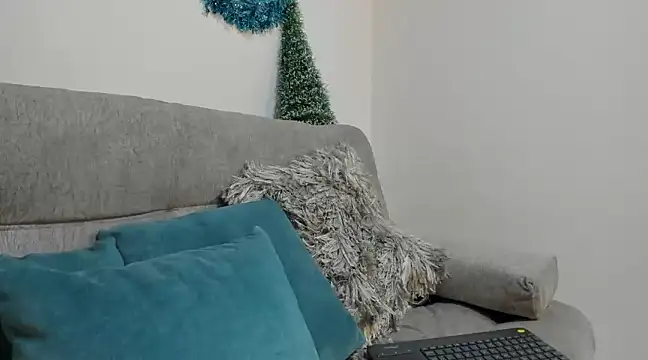 Snapshot of julian_wallace chatting on January 2025 01:04:02 AM julian wallace online show from January 2025 01:04:02 AM