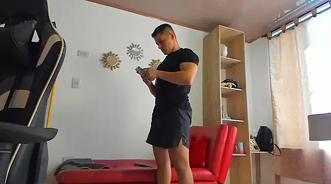 Snapshot of julian_wallace chatting on January 2025 03:18:02 PM julian wallace online show from January 2025 03:18:02 PM