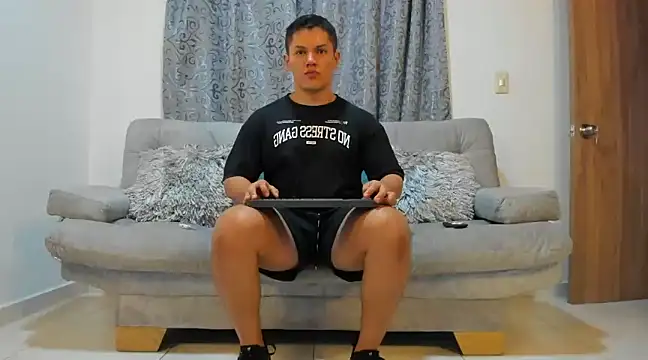 Snapshot of julian_wallace chatting on January 2025 08:44:01 PM julian wallace online show from January 2025 08:44:01 PM