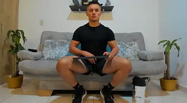 Snapshot of julian_wallace chatting on January 2025 03:51:02 PM julian wallace online show from January 2025 03:51:02 PM