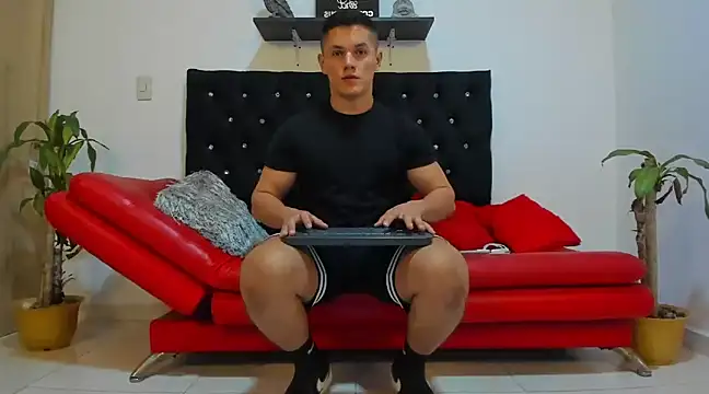 Snapshot of julian_wallace chatting on February 2025 11:04:02 PM julian wallace online show from February 2025 11:04:02 PM