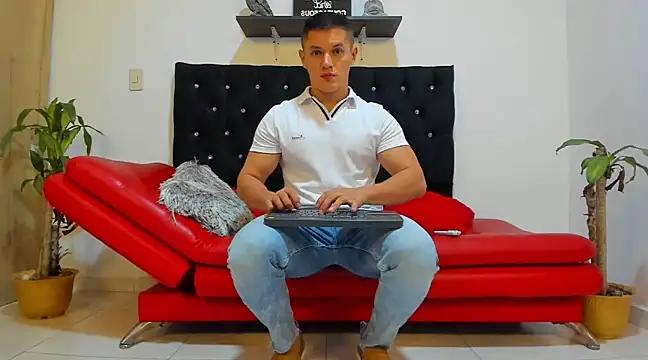 Snapshot of julian_wallace chatting on February 2025 10:58:01 PM julian wallace online show from February 2025 10:58:01 PM