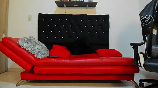 Snapshot of julian_wallace chatting on February 2025 03:36:02 PM julian wallace online show from February 2025 03:36:02 PM