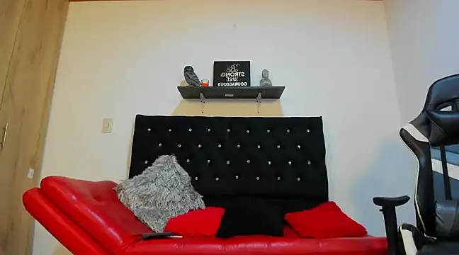 Snapshot of julian_wallace chatting on March 2025 12:05:02 AM julian wallace online show from March 2025 12:05:02 AM