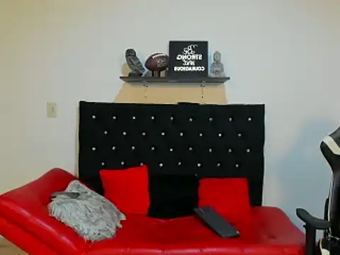 Snapshot of julian_wallace chatting on March 2025 11:28:02 PM julian wallace online show from March 2025 11:28:02 PM