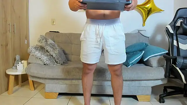 Snapshot of julian_wallace chatting on September 2025 02:31:01 PM julian wallace online show from September 2025 02:31:01 PM