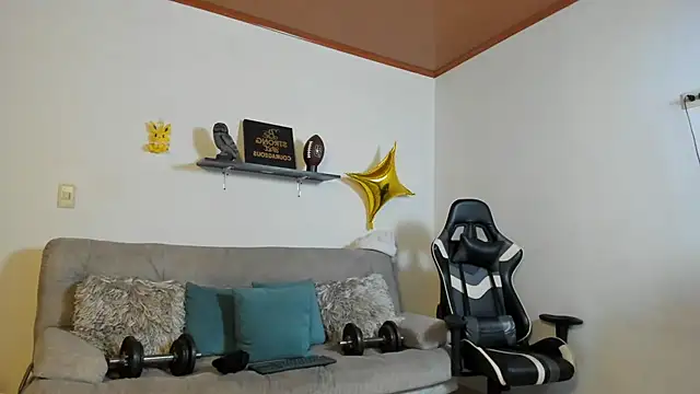 Snapshot of julian_wallace chatting on October 2025 05:35:02 PM julian wallace online show from October 2025 05:35:02 PM