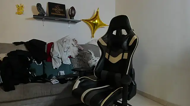 Snapshot of julian_wallace chatting on October 2025 07:12:01 PM julian wallace online show from October 2025 07:12:01 PM