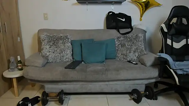 Snapshot of julian_wallace chatting on December 2025 04:58:01 PM julian wallace online show from December 2025 04:58:01 PM