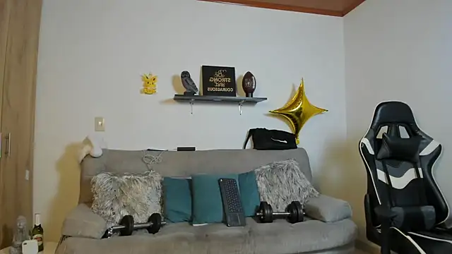 Snapshot of julian_wallace chatting on December 2025 06:01:02 PM julian wallace online show from December 2025 06:01:02 PM