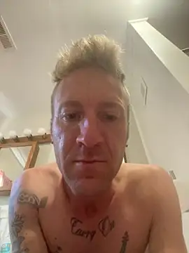 Snapshot of bentoverblonde chatting on October 2025 03:40:01 PM bentoverblonde online show from October 2025 03:40:01 PM