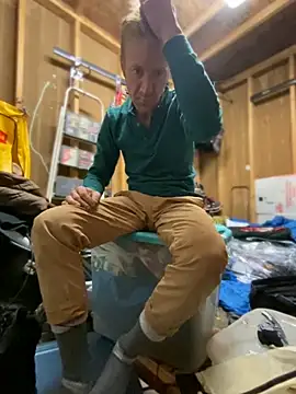 Snapshot of bentoverblonde chatting on October 2025 04:25:02 PM bentoverblonde online show from October 2025 04:25:02 PM