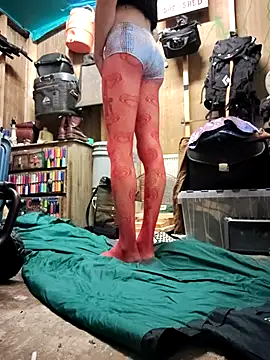 Snapshot of bentoverblonde chatting on October 2025 02:36:02 AM bentoverblonde online show from October 2025 02:36:02 AM