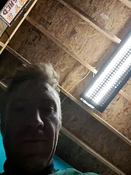 Snapshot of bentoverblonde chatting on October 2025 09:27:01 PM bentoverblonde online show from October 2025 09:27:01 PM