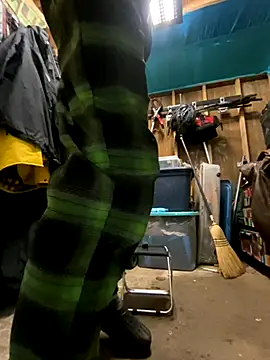 Snapshot of bentoverblonde chatting on October 2025 05:57:02 PM bentoverblonde online show from October 2025 05:57:02 PM