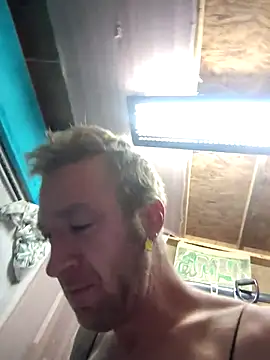 Snapshot of bentoverblonde chatting on November 2025 04:56:01 AM bentoverblonde online show from November 2025 04:56:01 AM