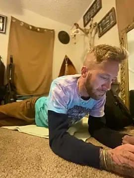 Snapshot of bentoverblonde chatting on December 2025 02:44:02 PM bentoverblonde online show from December 2025 02:44:02 PM