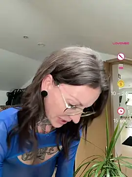 BrownieyQueen online show from May 2026 04:46:01 PM
