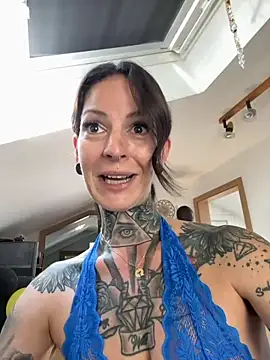BrownieyQueen online show from June 2026 07:11:01 AM