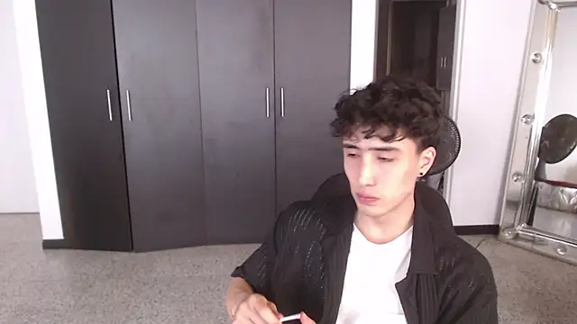 gojo satoru 18 online show from March 2025 02:42:02 PM