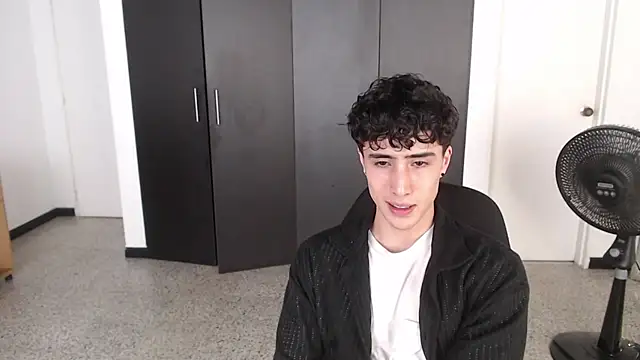 gojo satoru 18 online show from March 2025 06:16:01 PM