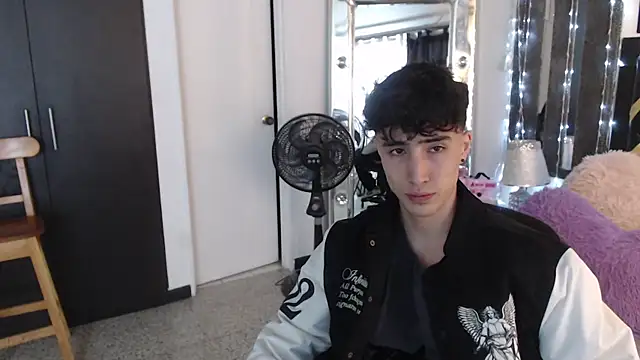 gojo satoru 18 online show from March 2025 12:02:02 PM