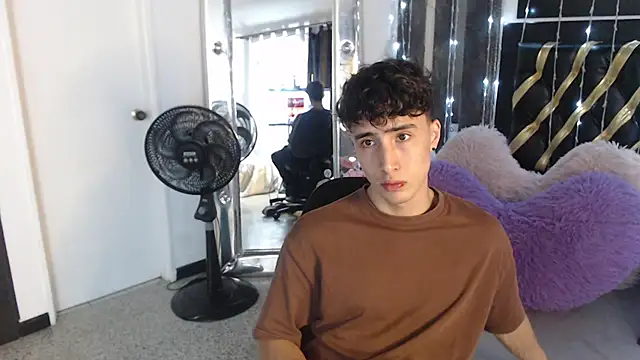 gojo satoru 18 online show from March 2025 11:38:02 AM