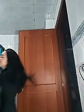 helena smith online show from November 2025 03:16:02 AM