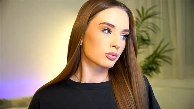 petitegonwiild online show from September 2025 08:33:02 PM