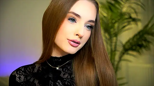 petitegonwiild online show from December 2025 11:01:02 PM