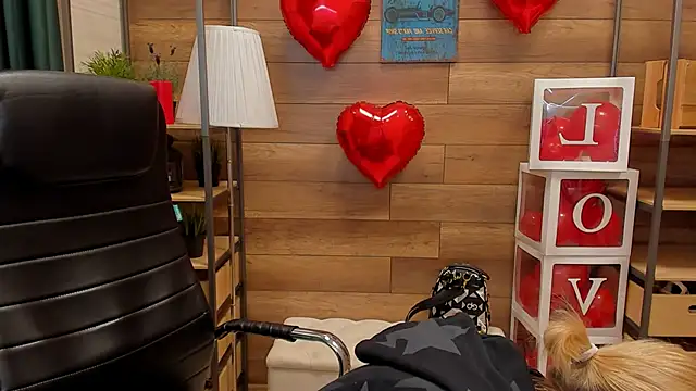 Moon13152 online show from March 2025 09:08:02 PM