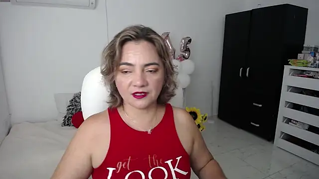 Chiraz hasnaa online show from January 2025 11:08:01 PM