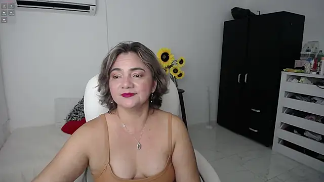 Chiraz hasnaa online show from March 2025 11:11:01 PM