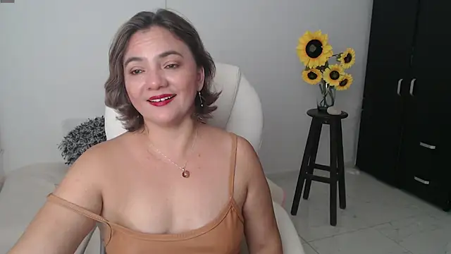 Chiraz hasnaa online show from March 2025 12:51:01 AM