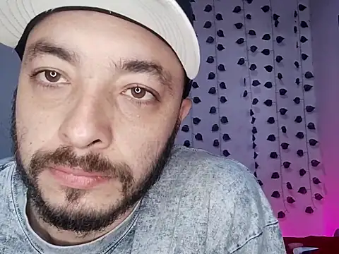 hotlatin92 online show from February 2025 09:23:01 PM