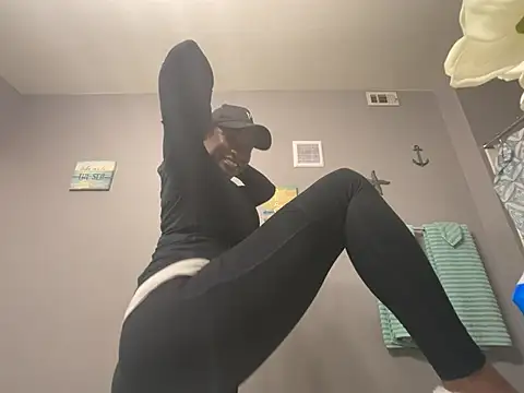 Snapshot of wynterheat chatting on December 2024 09:54:02 AM wynterheat online show from December 2024 09:54:02 AM