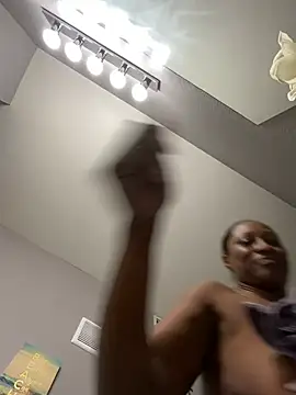 Snapshot of wynterheat chatting on December 2024 05:25:01 AM wynterheat online show from December 2024 05:25:01 AM