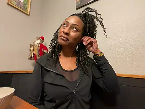 Snapshot of wynterheat chatting on January 2025 09:29:01 AM wynterheat online show from January 2025 09:29:01 AM